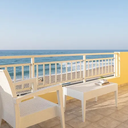 Unique Seaside Apartment Resmo Dış mekan fotoğraf